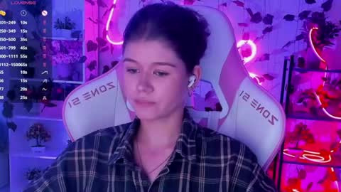 Alice online show from July 6, 9:17 pm