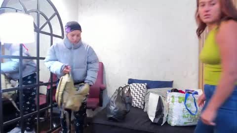 Alice and Asia online show from April 19, 12:17 pm