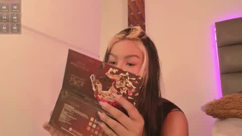 Alice  online show from November 11, 11:45 am