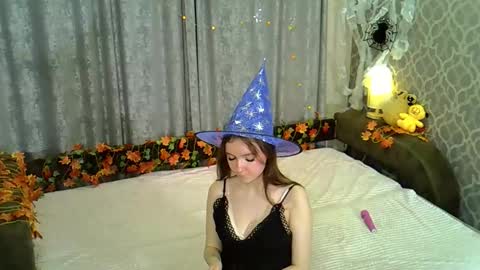 Alice online show from October 31, 5:02 pm