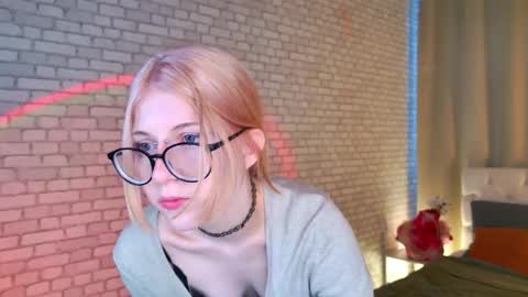 alice online show from February 13, 1:36 pm