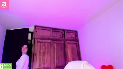 Aliceee  ..   97YP9VWGZHrefnav wishlist lists 1 online show from April 15, 7:27 pm