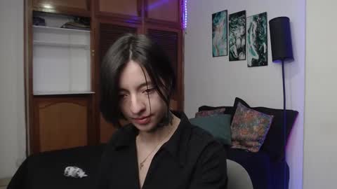 alicee_logan_ online show from October 15, 1:42 am