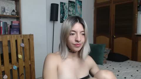 alicee_logan_ online show from July 22, 1:30 am