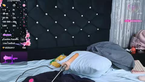 alicee_moonn online show from November 11, 11:18 pm