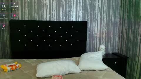 alicee_moonn online show from April 11, 6:56 pm