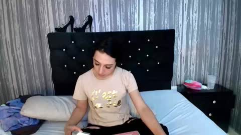 alicee_moonn online show from December 2, 8:18 pm