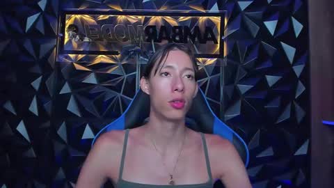 Snapshot of alicee_salvatore chatting on October 6, 4:30 am Alice Salvatore online show from October 6, 4:30 am