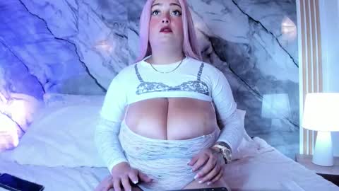 Alice online show from December 15, 8:05 pm