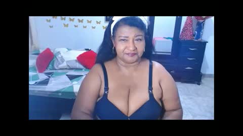 yasmin online show from November 30, 3:57 am