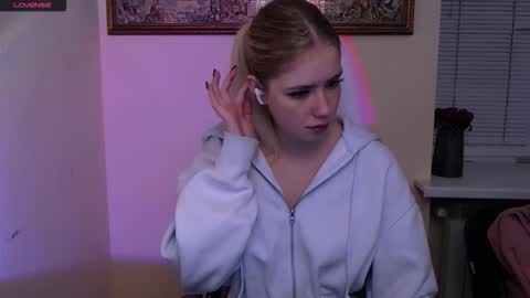 Alice online show from November 5, 8:05 am