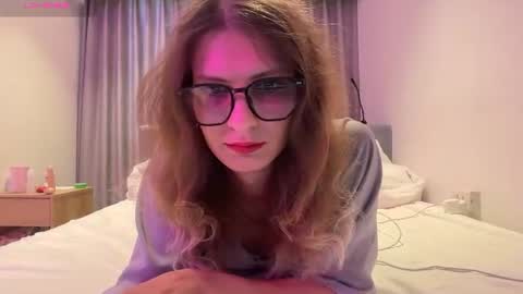 AlicePinkhead online show from June 16, 9:24 am