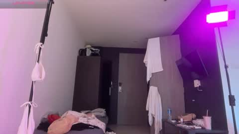 AlicePinkhead online show from February 2, 9:27 am