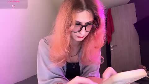 AlicePinkhead online show from July 28, 9:40 am