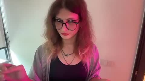 AlicePinkhead online show from June 29, 10:15 am