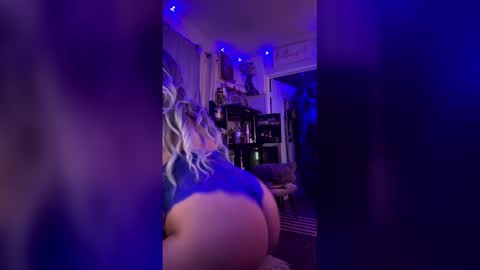 alicethiccpeach online show from May 17, 1:59 am