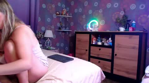 alicewetsquirt online show from July 24, 8:06 pm
