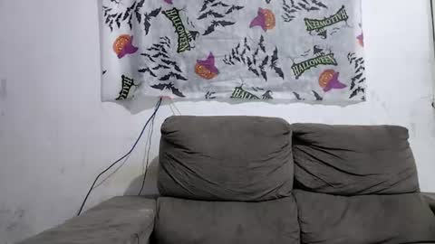 alicia_axiom online show from July 4, 12:04 am