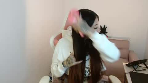 ALICIA  online show from November 10, 6:05 am