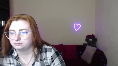 Alicia online show from April 2, 5:26 am