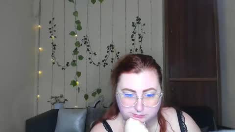 Alicia online show from May 3, 11:38 am