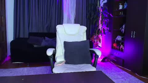 aliciawonderxx online show from June 20, 11:55 pm