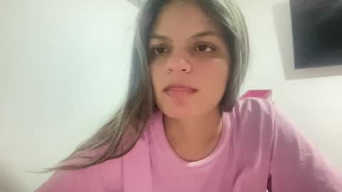 Snapshot of alicie_ebony1 chatting on February 15, 1:31 am luisa online show from February 15, 1:31 am