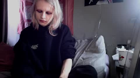 Alien Bella online show from March 20, 8:52 am