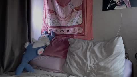 Alien Bella online show from March 23, 2:33 pm