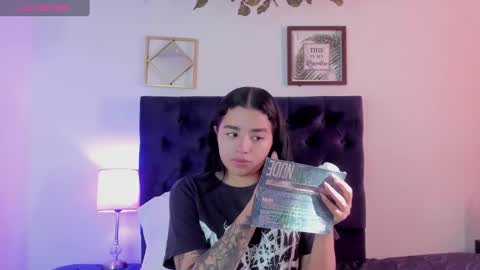 aliice_walker_ online show from February 18, 1:11 pm