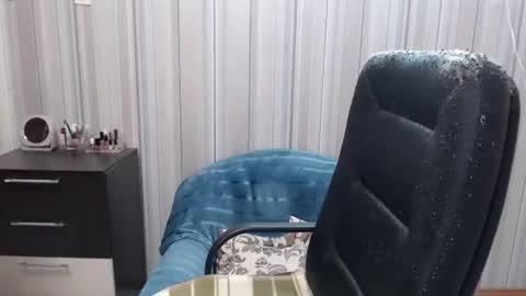 alina672211 online show from July 10, 5:23 am