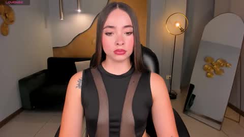 Snapshot of alinakravitz_ chatting on October 21, 12:21 pm alinakravitz_ online show from October 21, 12:21 pm