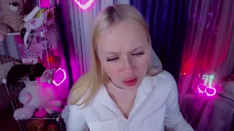 alinaocean online show from April 2, 6:15 pm