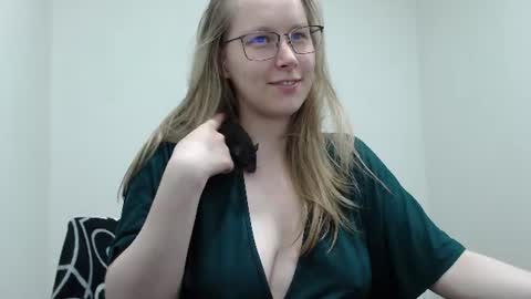 alinasei online show from August 9, 6:12 pm