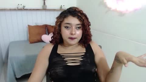 alis_montiel online show from June 10, 4:23 am