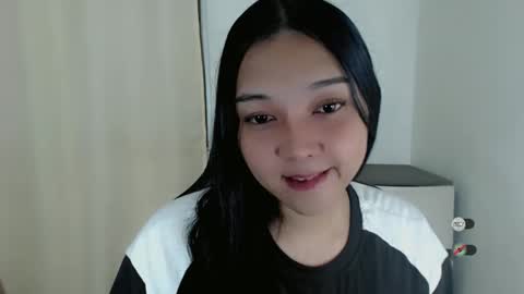 Shanti xhey online show from February 22, 4:42 pm