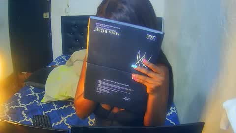 alisha_boes online show from September 8, 6:40 pm