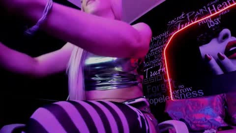 alishaa_nixx online show from September 17, 3:54 am