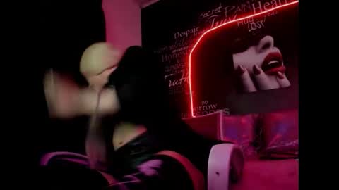 alishaa_nixx online show from September 13, 1:19 am