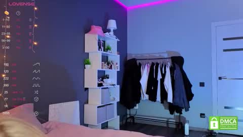 Alisha online show from October 16, 1:11 pm