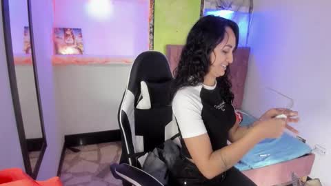 ALISON MOON online show from October 25, 12:27 pm