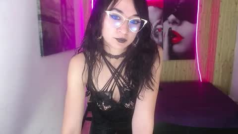 ALISON MOON online show from September 10, 2:51 pm