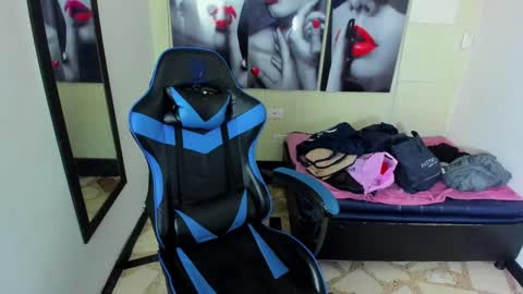 ALISON MOON online show from October 14, 12:08 pm