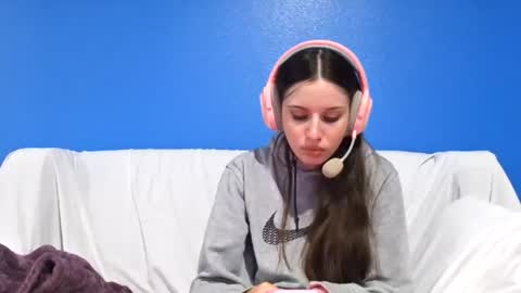 Alison Fields online show from August 9, 4:51 am