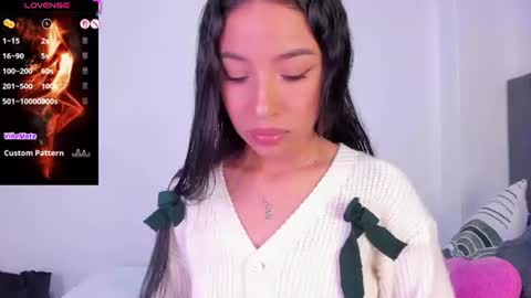 alissarose_1 online show from July 8, 1:42 am