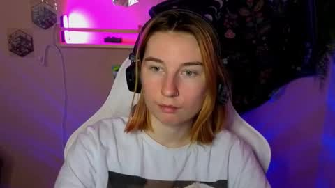 A L I C E  online show from September 24, 6:03 pm