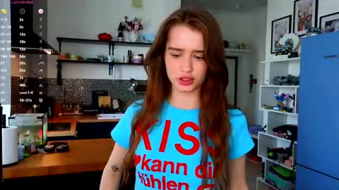 Alivia    online show from June 13, 8:36 am