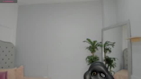 alix_18 online show from October 3, 10:45 am