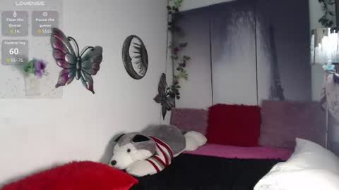 alix_kitty_ online show from July 9, 11:31 pm