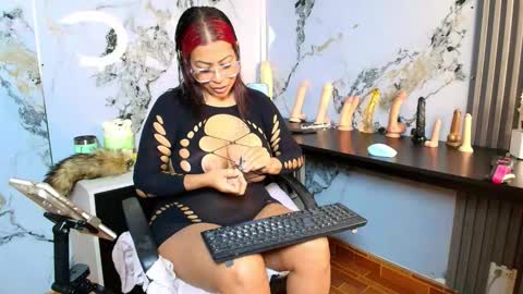 Alix online show from February 3, 3:15 am